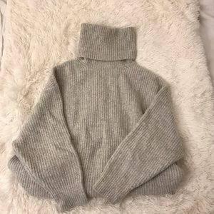 ZARA OVERSIZED TURTLENECK